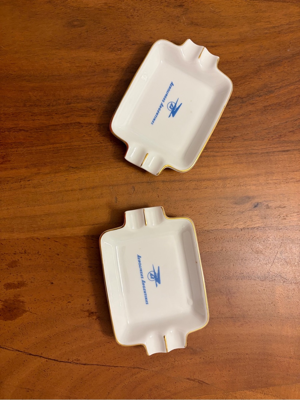 2 Vintage White Ceramic Ashtray with Logo and Gold Trim  aerolineas argentinas